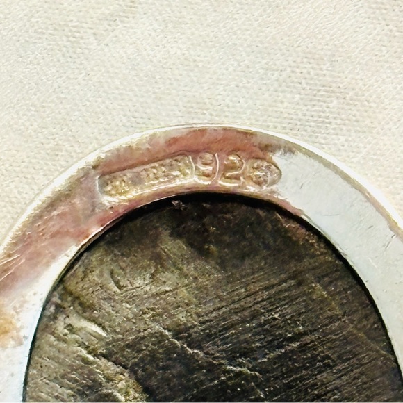 Sterling Silver Cameo Pendant Mini NWT Retails for $198 - Picture 4 of 5